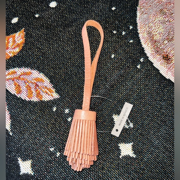 SOLD Portland Leather goods QUARTZ pom tassel - Picture 3 of 4